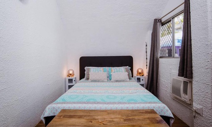 Trinity Beach Apartment | Unique Ocean-front Igloo at Trinity Beach sleeps 2