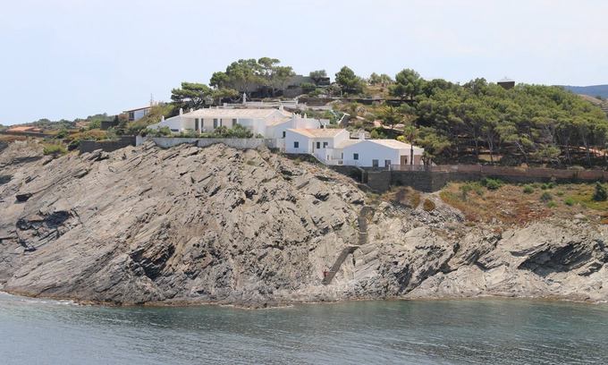 Portlligat Villa | Unique seafront villa with infinity pool in Cadaques, Spain