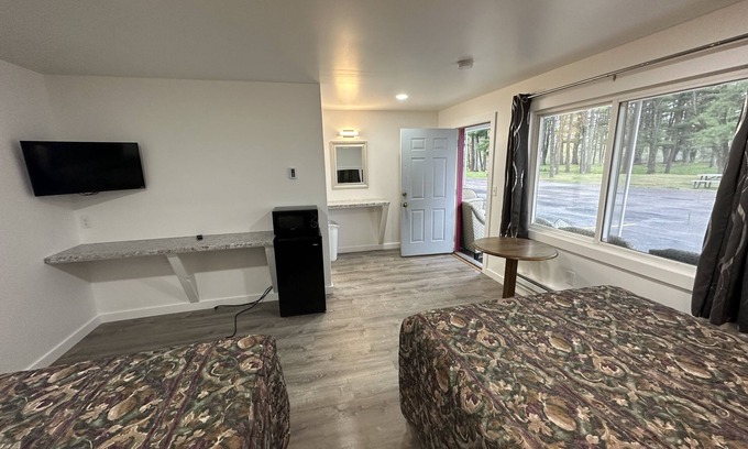 Lake Delton Hotel | Unique, Vintage, and updated motel!