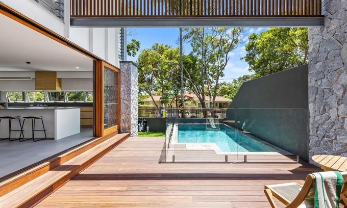 Coolum Beach House | Unit 1 22 Second Avenue