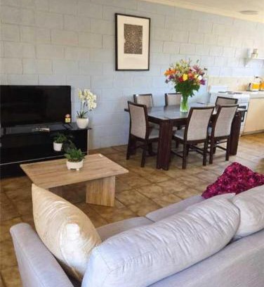 Victory Heights Apartment | Unit 1 - Kalgoorlie, Victory Heights 114 Moran St