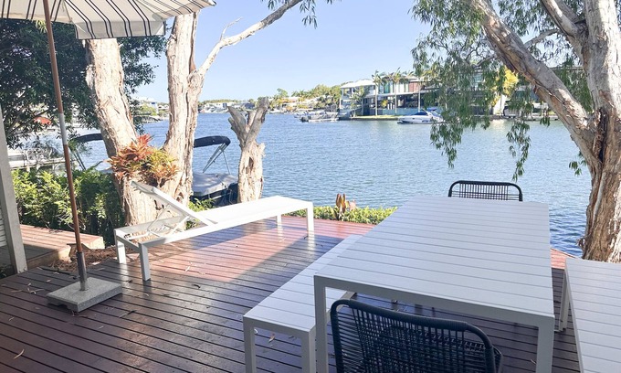 Noosaville Apartment | Unit 39 - 2 Bedroom Waterfront