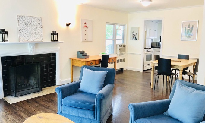 Cleveland Circle Apartment | Unit2 GR8 LOCATION mins to Longwood Medical Area, BC, BU, HarvMedSchool SPACIOUS