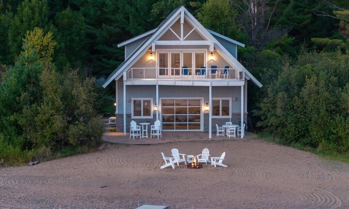 Crosslake House | Unparalleled Crosslake Escape with Beach House