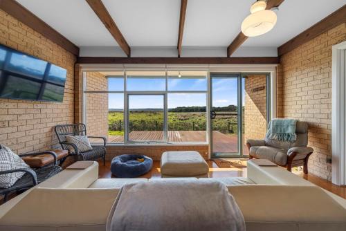 Venus Bay House | Unwind and Get Lost In The View!