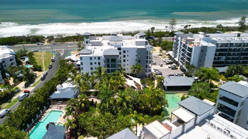 Alexandra Headland Apartment | Unwind in Coastal Resort -1 bedroom