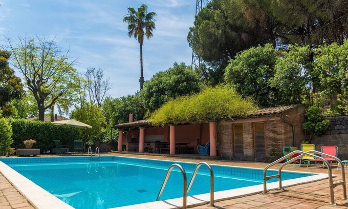 Coste Villa | Up to 11 sleeps - swimming pool - bbq area - garden - wi-fi - parking - 3km sea