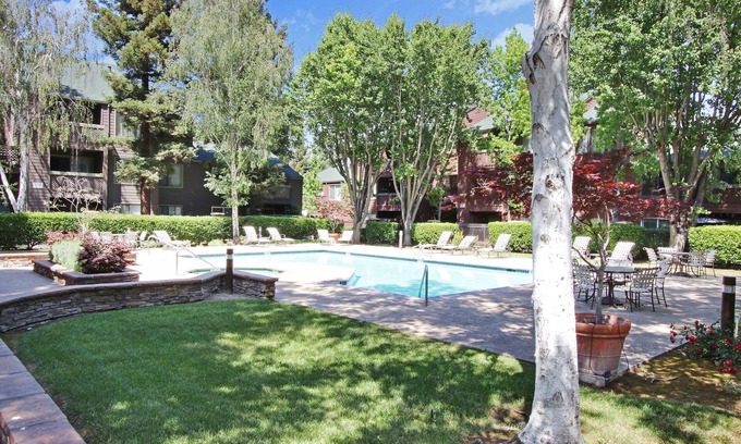 West San Jose Condo | Updated 2BR Condo: Parking, in unit Washer Dryer, gym, pool, AC near Santana Row