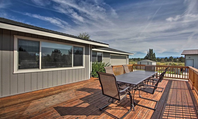 Bend House | Updated Farmhouse w/Deck on Central Oregon Canal!