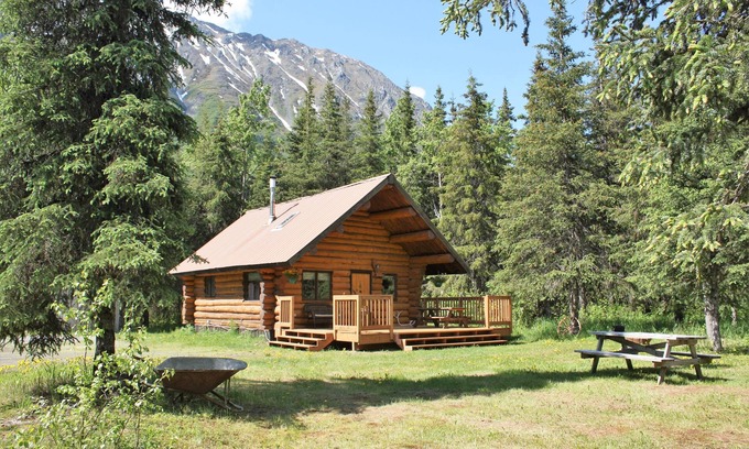 Moose Pass Cabin | Upper Paradise Log Cabin - Nightly Rental in the Woods