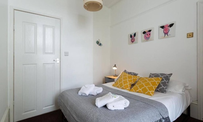 Kemptown Hotel | Upper Rock G2 - double room en-suite