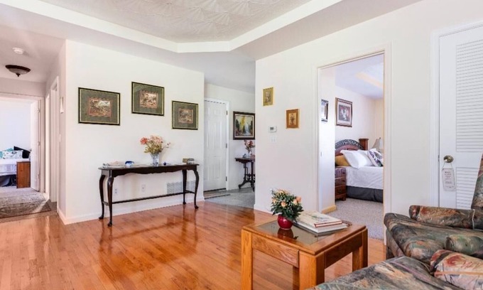 Bardstown House | Upscale 1 STORY 3 Bd 2 Ba on BOURBON TRAIL Close to Town 4 Beds/3 XL Beds + Q/S