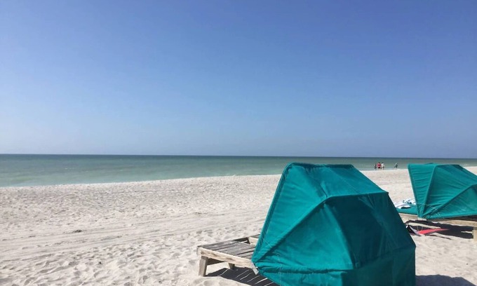 Indian Shores Villa | Upscale Beach suite. On the Bay and Just steps from the Beach !
