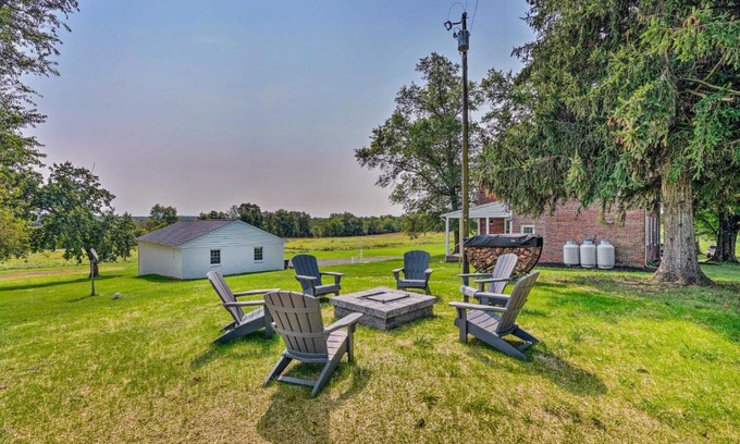 Taneytown House | Upscale Country Home with Fire Pit in Taneytown!
