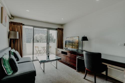 Braddon Apartment | Urban 1-Bed Apartment in the Heart of the City