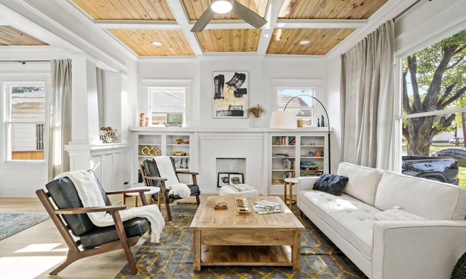 Tobin Hill Villa | Urban Elegance Retreat