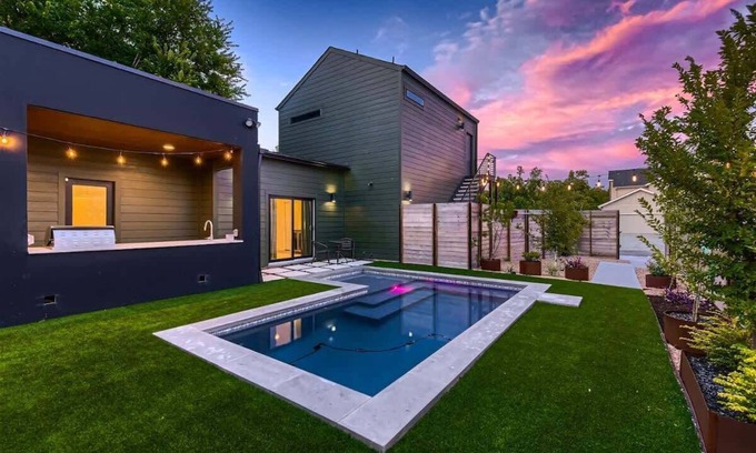 Georgetown House | Urban Farmhouse. New, Heated pool, Walk to Square