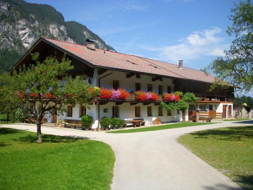 Kramsach House | Urlaub am Bauernhof Windhaghof