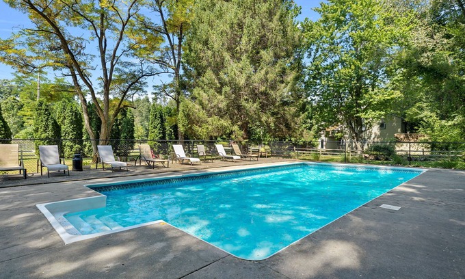 Shorewood-Tower Hills-Harbert House | Charming 3 bdrm/3 ba, heated pool, fire pit, private yard, 5 min drive to beach