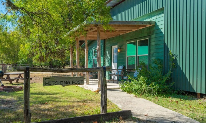 Utopia Cabin | Utopia River Retreat is a secluded paradise nestled along the Sabinal River in the Texas Hill Country.