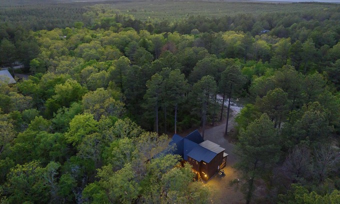 Pickens Cabin | Vacana: HH, Game Room, Hot Tub, Fire Pit, Pets