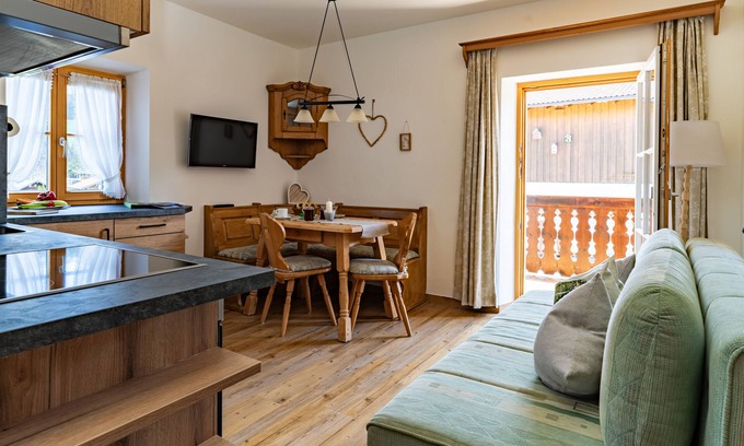 Ramsau bei Berchtesgaden Apartment | Vacation apartment no. 1, 45 sqm, east-facing balcony, W-LAN, 1 bedroom