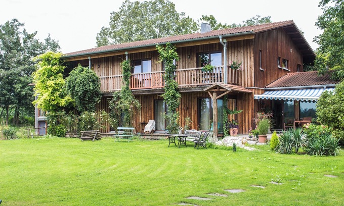 Uhldingen-Muehlhofen Apartment | Vacation apartment on a farm with farm store and wine tavern on Lake Constance