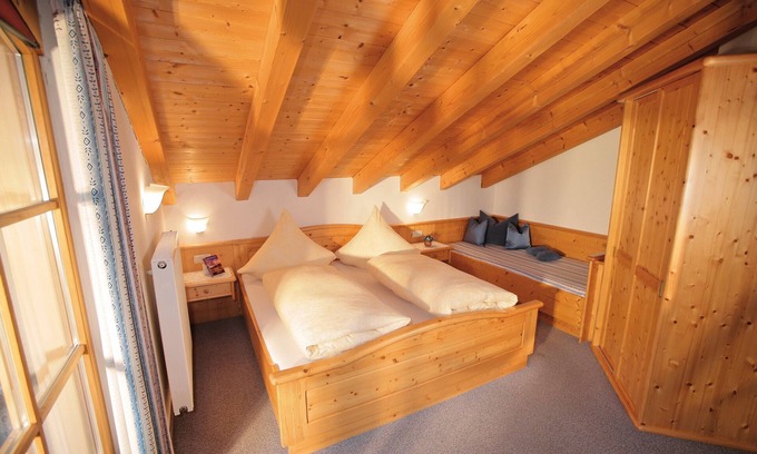 Unterwoessen Apartment | Vacation apartment 2, bright attic apartment with a wonderful mountain panorama