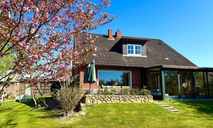 Utersum Apartment | Vacation apartment/apartment for 6 guests with 99m² in Utersum (145702)