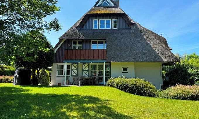 Ostseebad Ahrenshoop Apartment | Vacation apartment "Malergarten 5" - Maisonette approx.