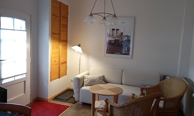 Sassnitz Apartment | Vacation apartment near the national park and harbor with terrace and parking space