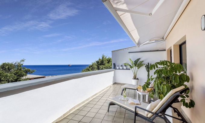 San Andres Apartment | Vacation Apartment 'Roof with Terrace' with Balcony and Wi-Fi