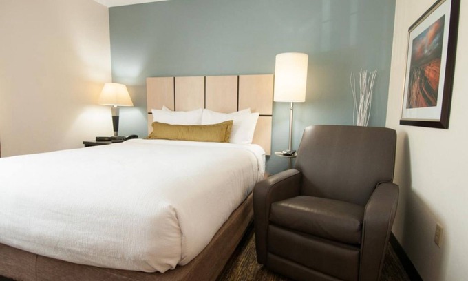 Anaheim Resort Resort | Vacation Day Is Always A Great Idea! 2 Great Units, Pets Allowed