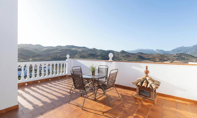 Montecorto House | Vacation Home "Casa de Teones" with Mountain View, Private Pool & Terrace