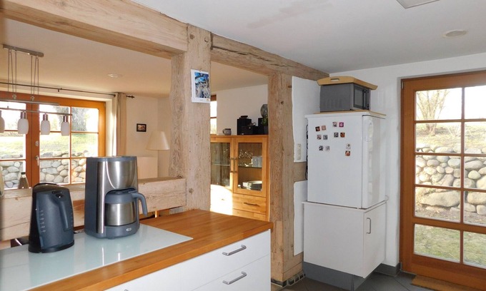 Ostseebad Ahrenshoop House | Vacation home "Haus zum Kiel" - thatched roof house approx. 150 m² living space for 2-4 persons