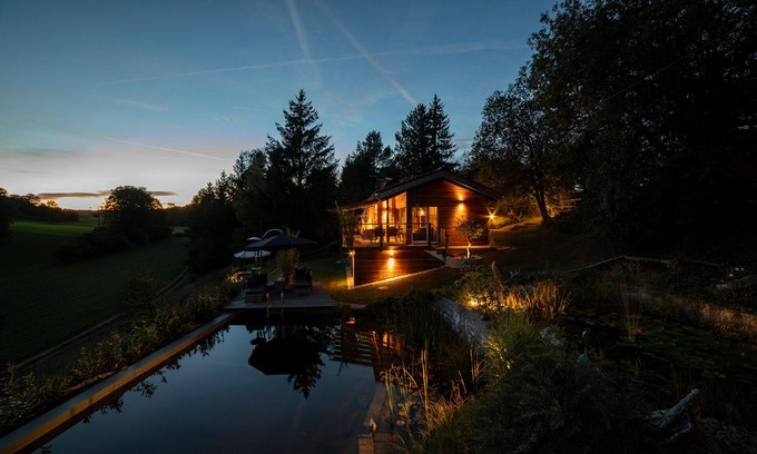 Heroldstatt House | Vacation home in the Schwabische Alb with swimming pond and sundeck.nn