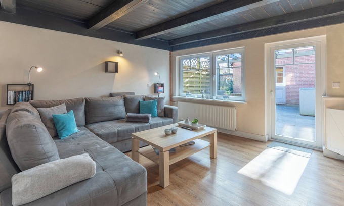 Zentrum House | Vacation home Matthis Skipperhuus in Husum for up to 4 people
