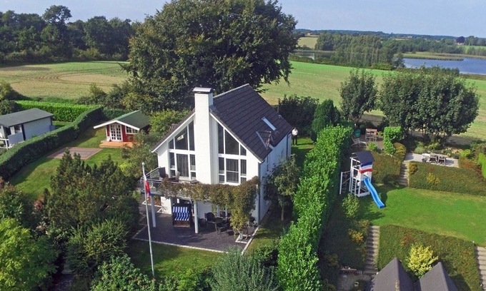 Lindaunis House | Vacation home "Schlie-Kieker" in the idyllic village of Lindaunis is perfect for couples & families looking for peace and relaxation, pets are welcome