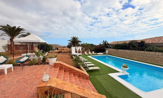 Adeje Villa | Vacation Villa 'Luxury El Mirador' with Sea View, Private Pool and Wi-Fi