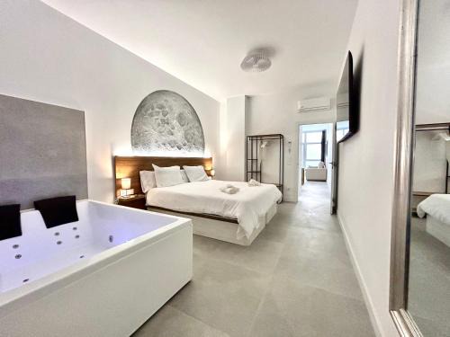 Pobles de l'Oest Apartment | Valencia Getaway - Jacuzzi, Space & Comfort