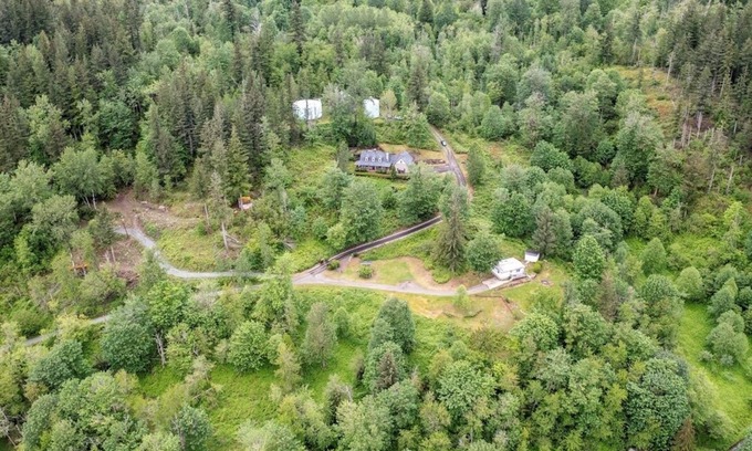 Gold Bar House | Valley View- best view, private acreage, ping pong