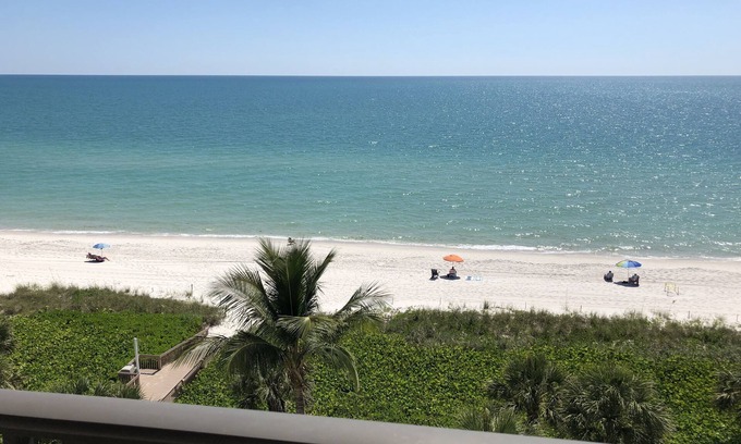 Vanderbilt Beach Condo | VANDERBILT BEACH- BEACHFRONT 2 BEDROOM, 2 BATHROOM CONDO.SIMPLEY GORGEOUS!