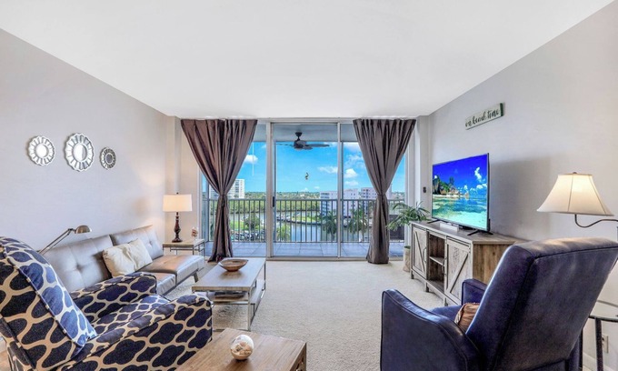 Vanderbilt Beach Condo | Vanderbilt Towers - Vanderbilt Beach - Bayside