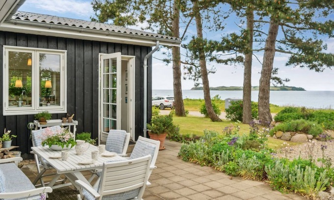 Havnsø House | "Varma" - 25m from the sea by Interhome