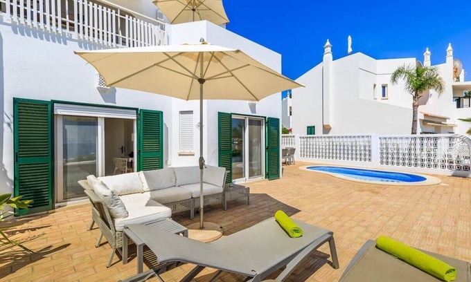Vale do Lobo Cottage | VDL Home with Pool Walking Distance from Beach