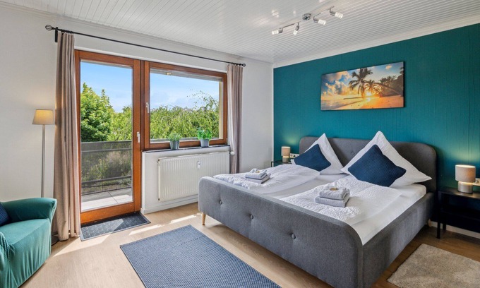 Hetzerath Apartment | VEGA animal friendly apartment with balcony | near IRT Föhren and Moselle