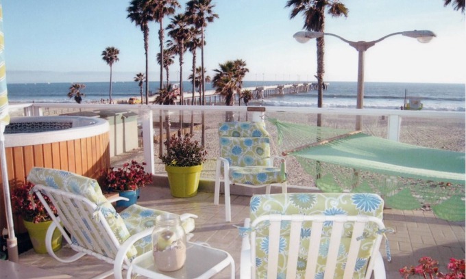 Venice House | VENICE BEACH FRONT LUXURY!ASK ABOUT LAST MINUTE DISCOUNTS!ROOF DECK HOT TUB&BBQ!