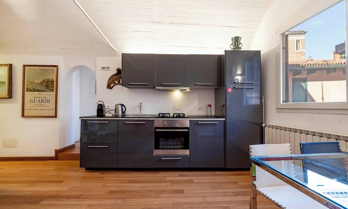Dorsoduro Apartment | Venice Guggenheim Apt by Wonderful Italy