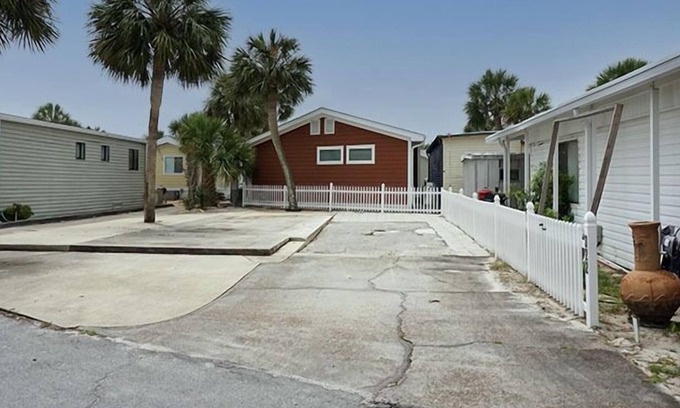Lower Grand Lagoon RV Rental | Venture Out RV Lot Accommodates up to 38FT