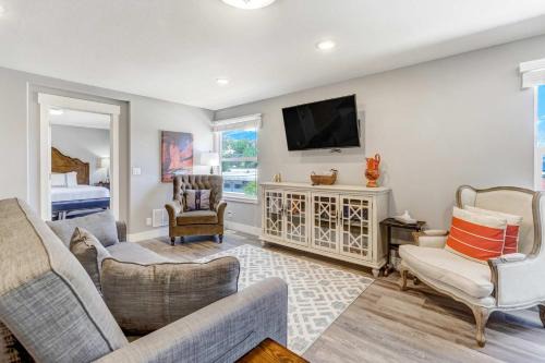 Colorado Springs Apartment | Vermijo Flat Walk to Downtown Shops & Dining